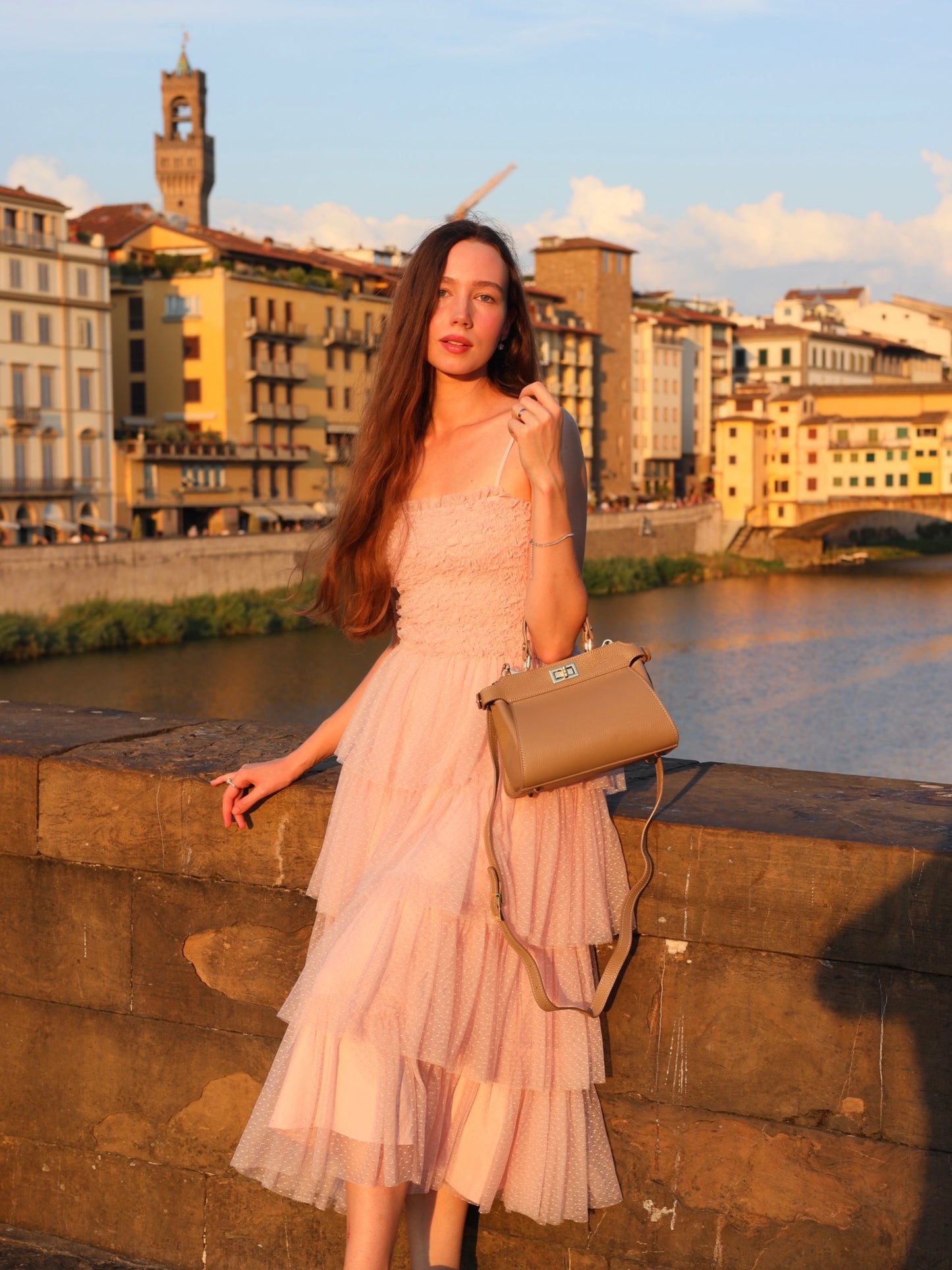 Lira Leather Handbag in Taupe