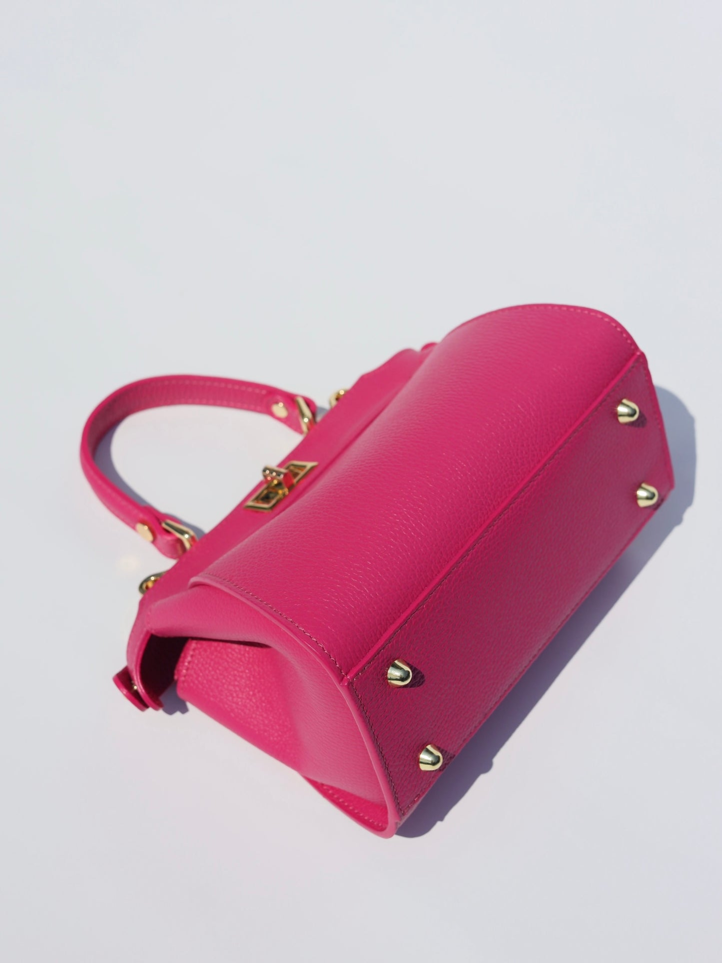 Lira Leather Handbag in Fuchsia