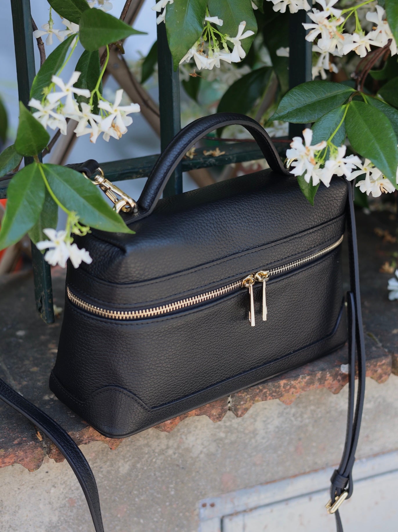 Sandra Vanity Leather Handbag in Black
