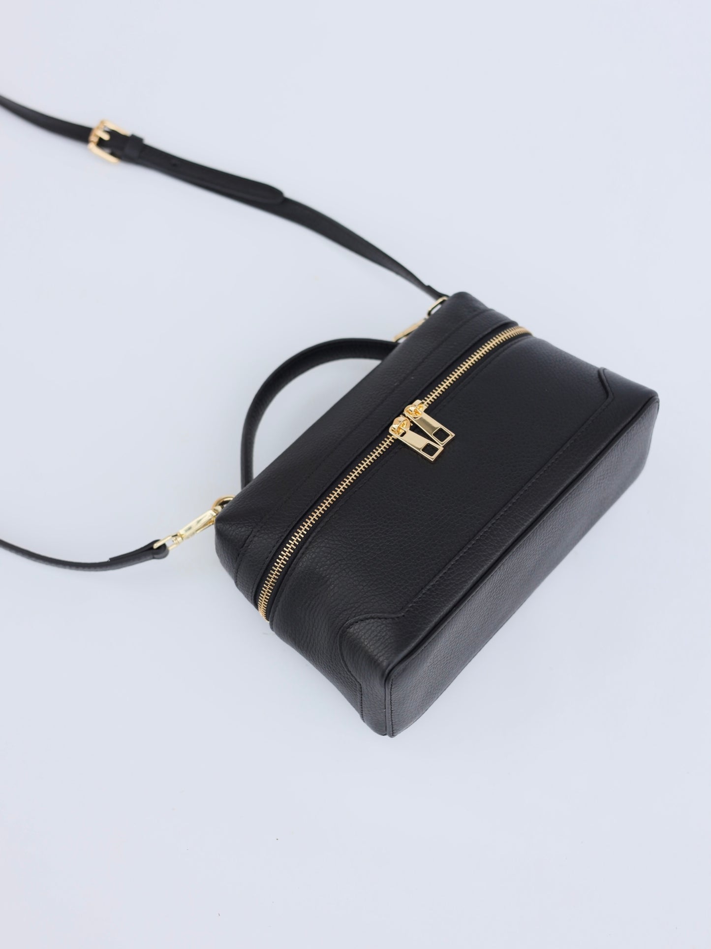 Sandra Vanity Leather Handbag in Black