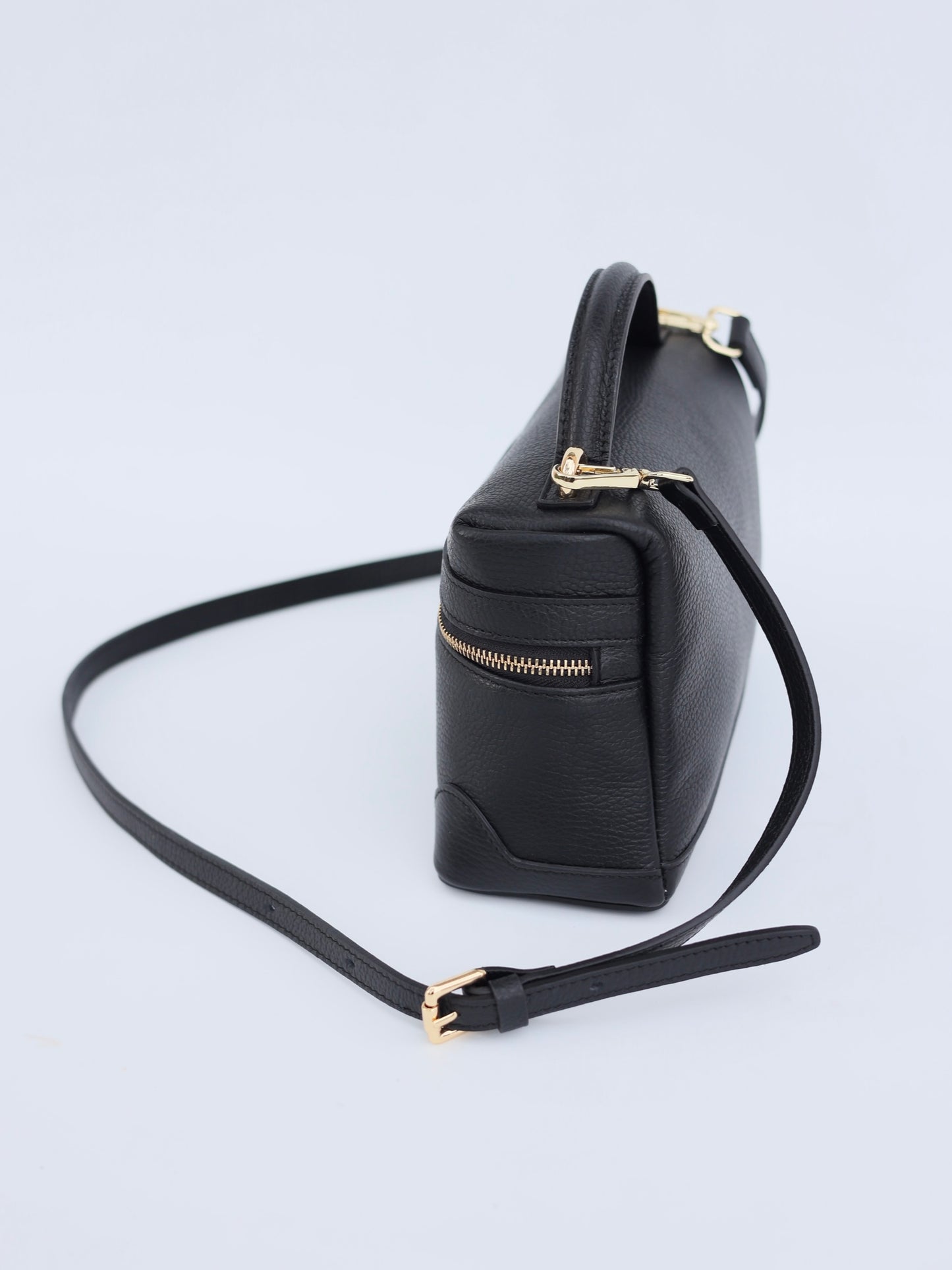 Sandra Vanity Leather Handbag in Black